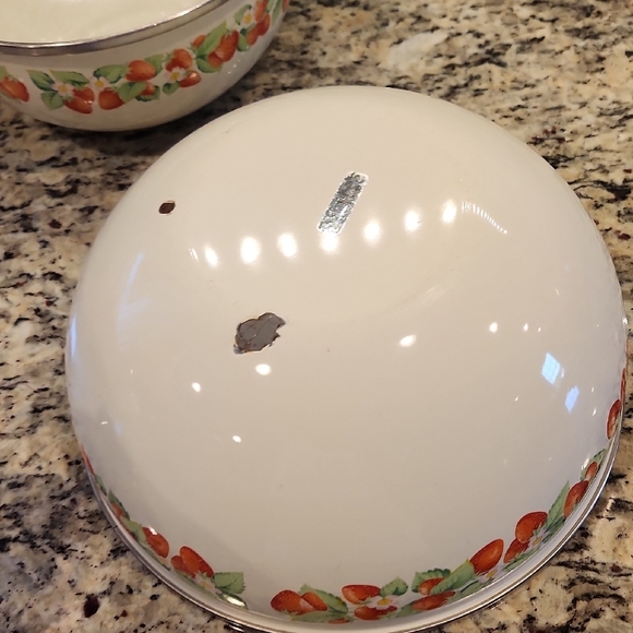 Kobe Kitchen 80's Vintage Strawberry Enamelware Mixing Bowls  set of 2 - Picture 5 of 8